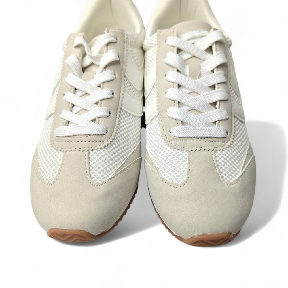 Dolce Vita Henry Sneakers. 8.5 - Picture 6 of 12